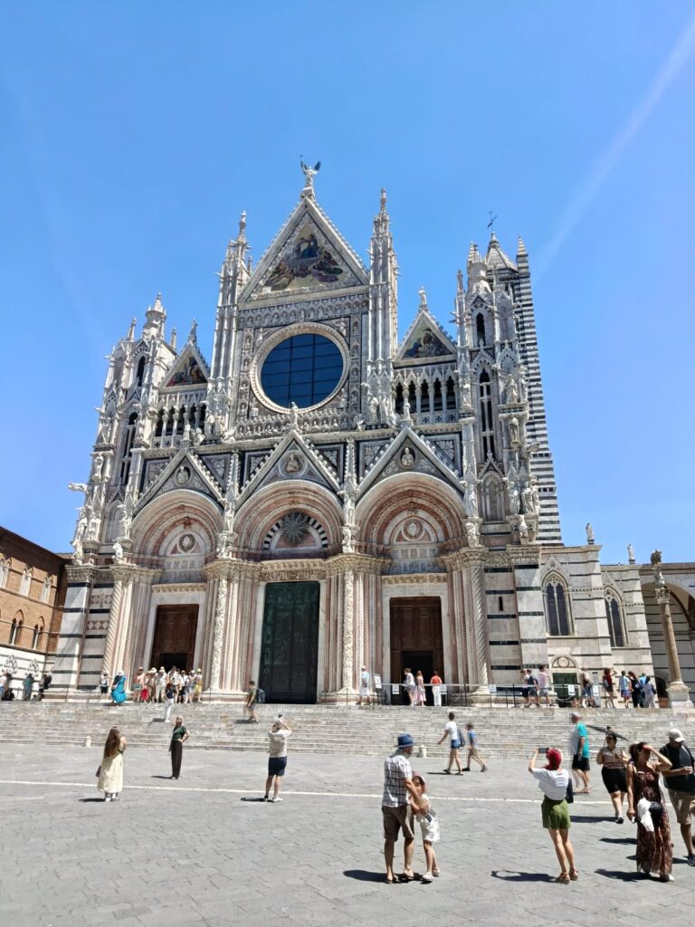 Italy Driving Tours S iena image